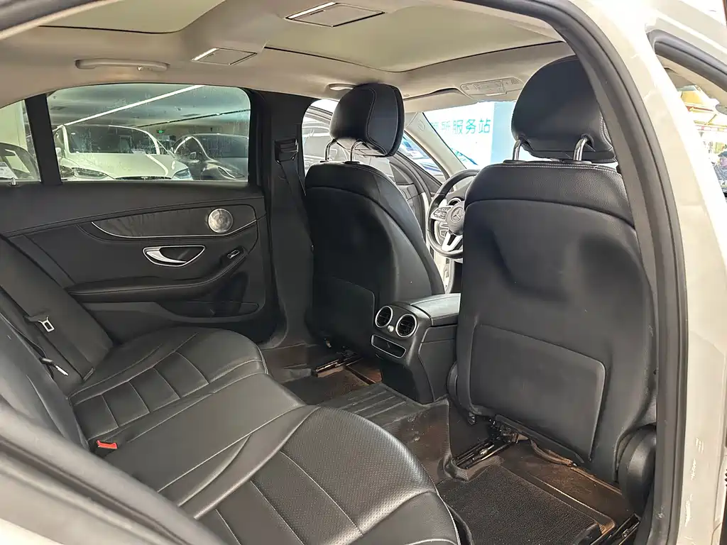 Mercedes-Benz C-Class — миниатюра 15
