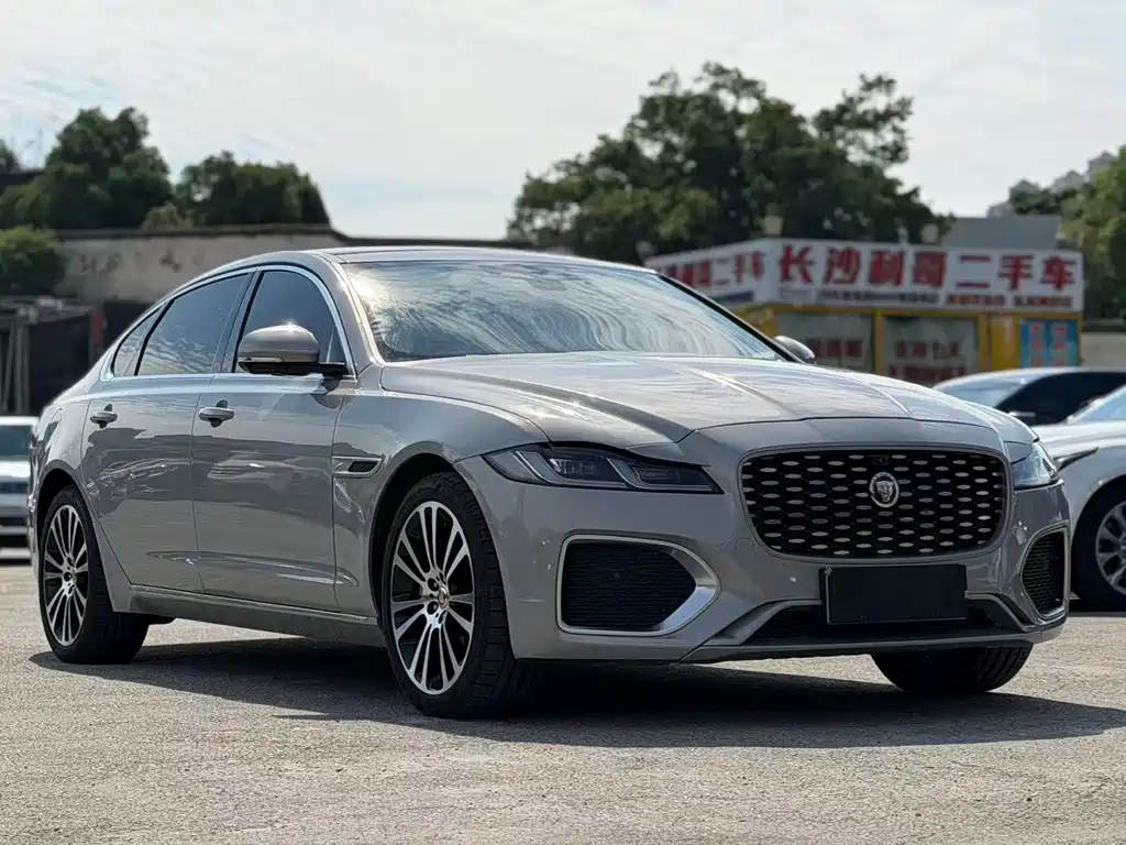 Jaguar XFL 2024 2.0T P250 Premium Luxury