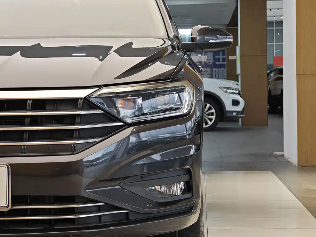 Volkswagen Sagitar 2021 200TSI DSG