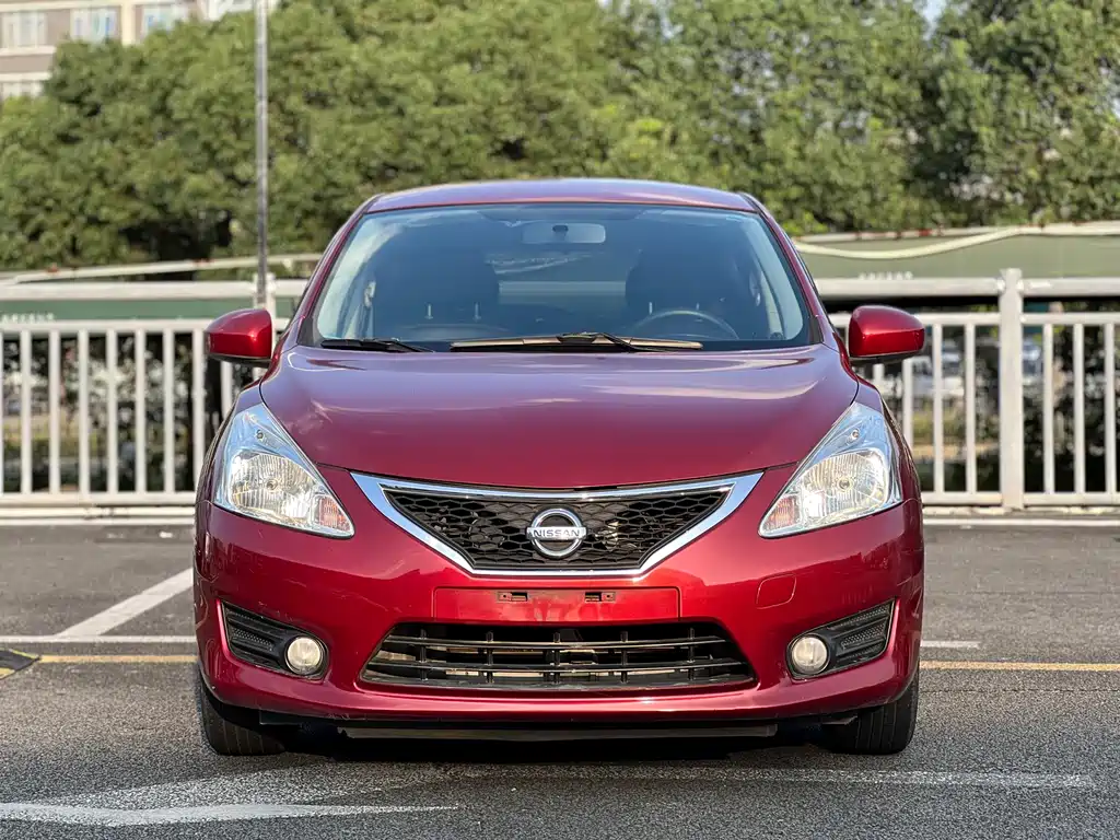 Nissan Tiida — миниатюра 2