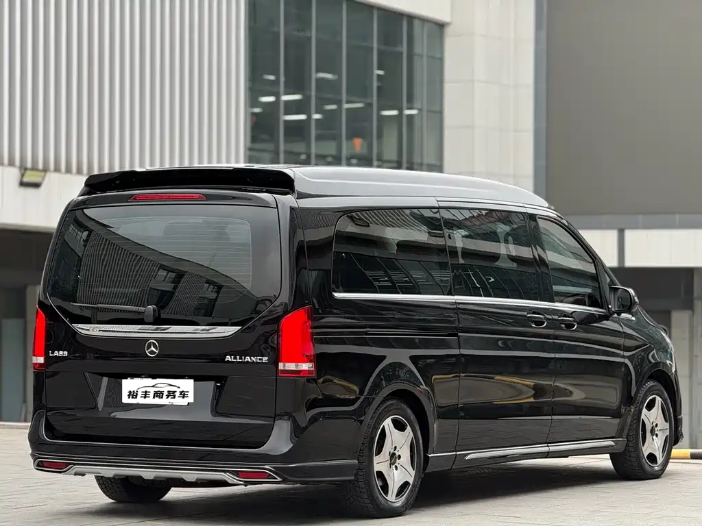 MERCEDES-BENZ V CLASS