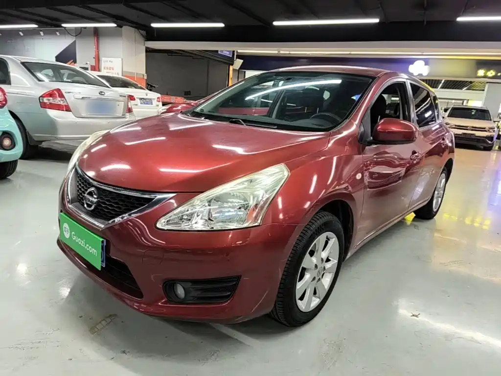 Nissan Tiida 2011 1.6L CVT Comfort Type