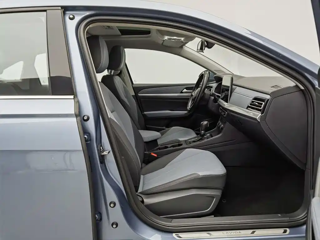 Volkswagen Lavida — миниатюра 23