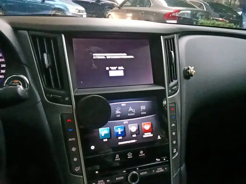 Infiniti Q50L — миниатюра 10