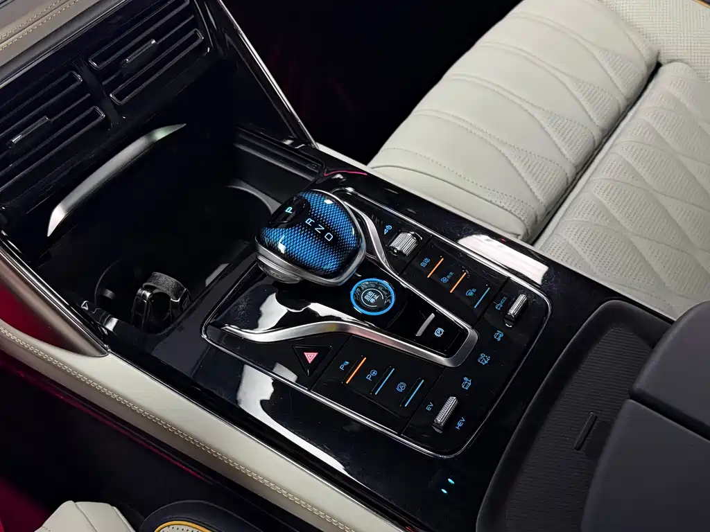 BYD Tang New Energy — миниатюра 7