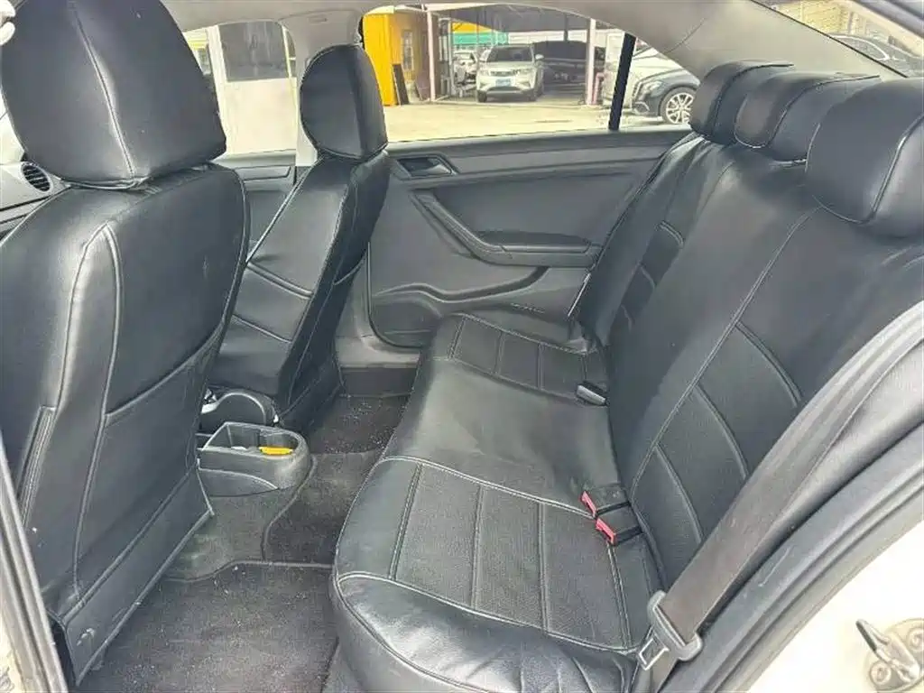 Volkswagen Jetta 2013 1.4L MT Fashion
