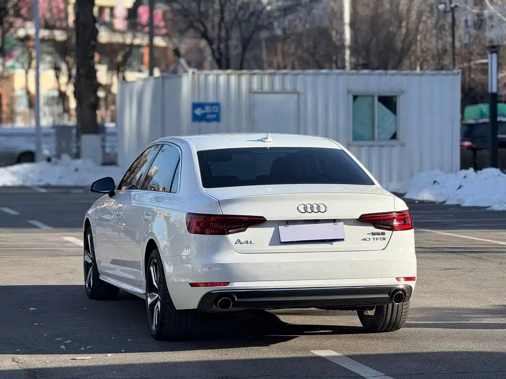 AUDI A4L