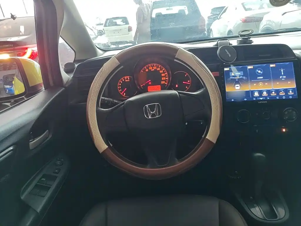 Honda Fit — миниатюра 11