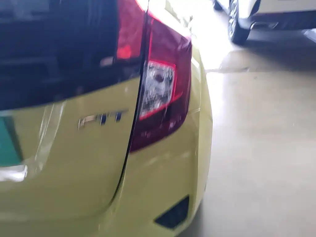 Honda Fit — миниатюра 8