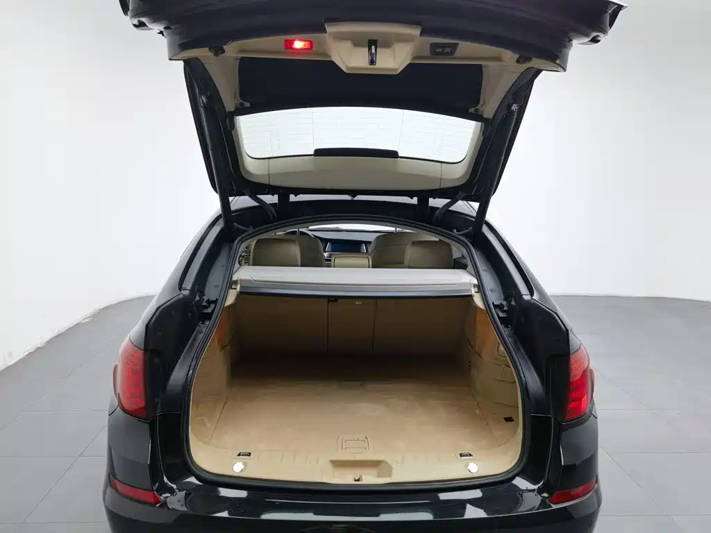 BMW 5 Series GT — миниатюра 16