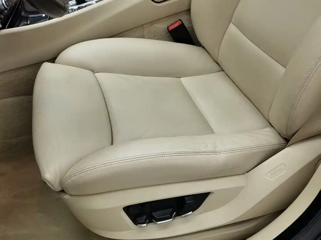 BMW 5 Series GT — миниатюра 20