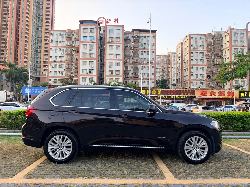 BMW X5 (Import) — миниатюра 7