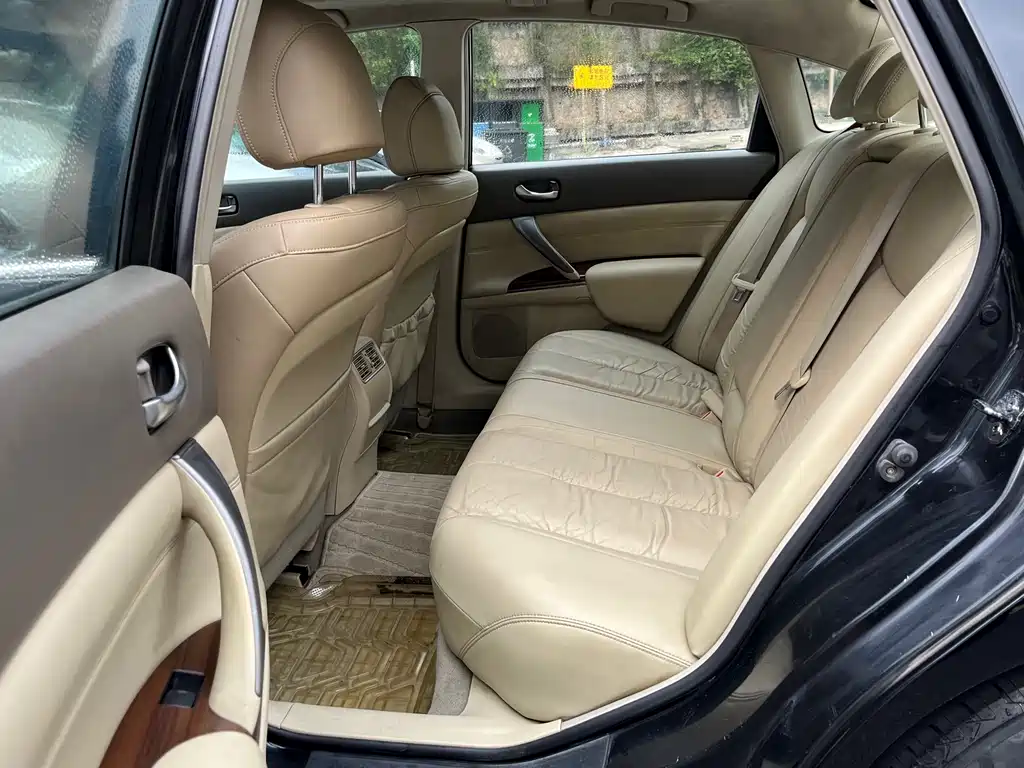 Nissan Altima 2010 2.0L XL