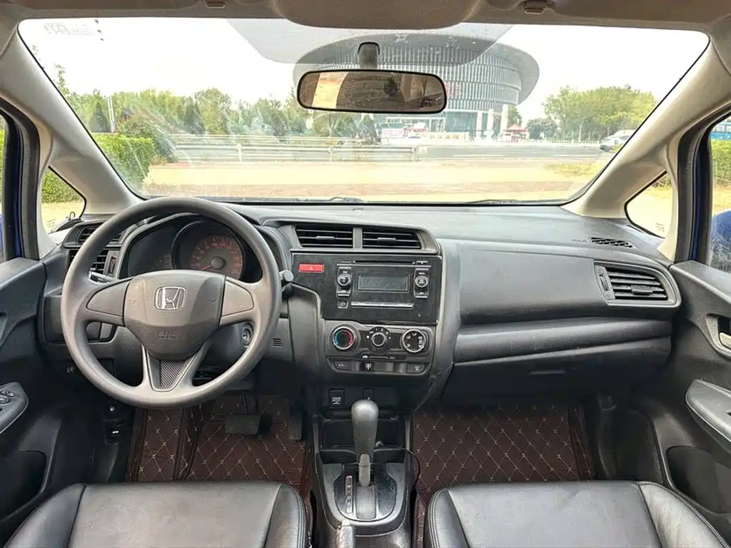 Honda Fit — миниатюра 9
