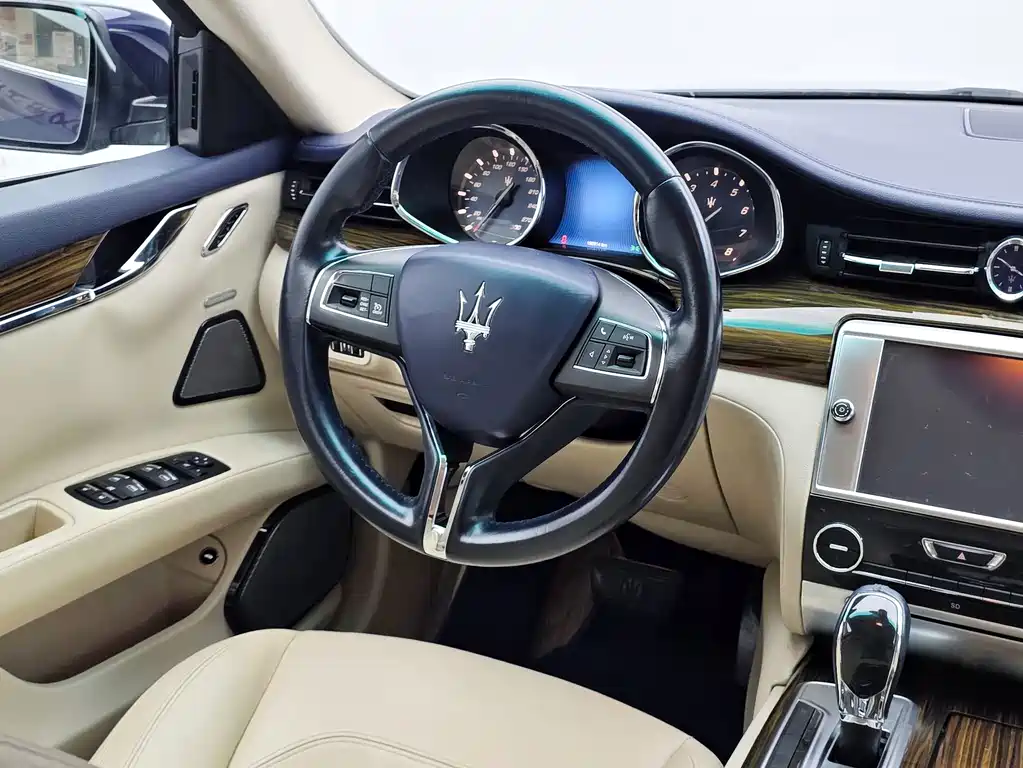 Maserati Quattroporte — миниатюра 21
