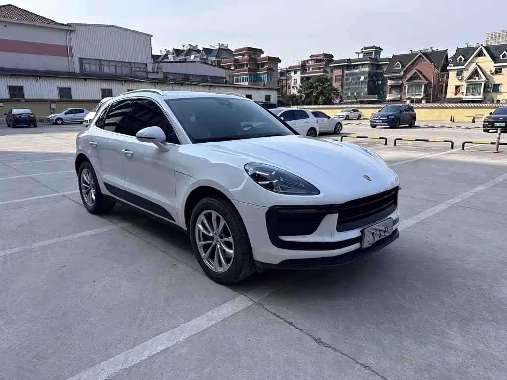 Porsche Macan — миниатюра 3