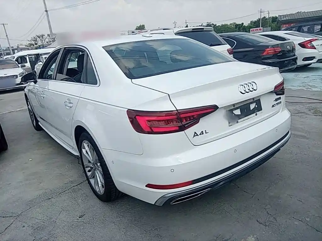 Audi A4L 2019 40 TFSI Fashion V
