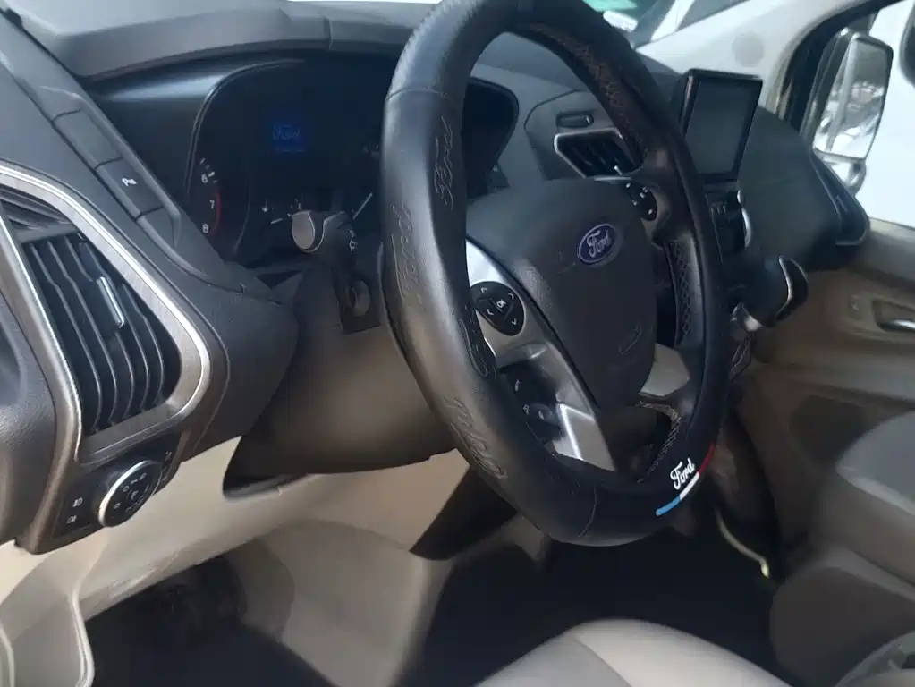 Ford Tourneo — миниатюра 8