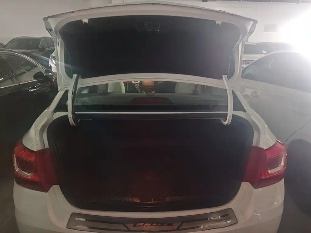 Chevrolet Cruze — миниатюра 21