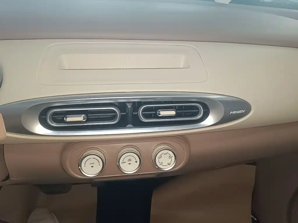 Wuling MINIEV — миниатюра 13