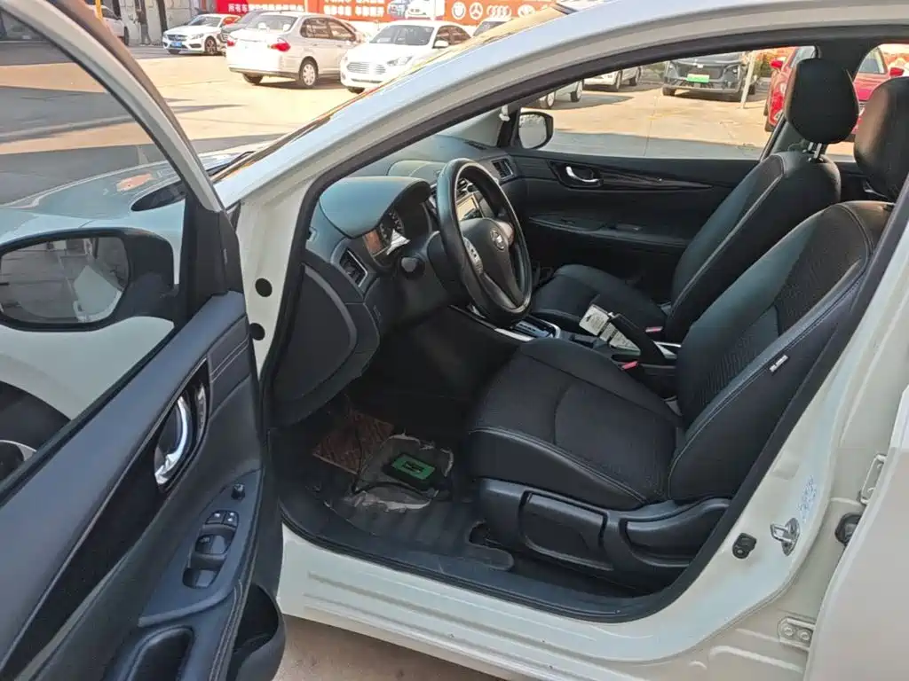 Nissan Tiida — миниатюра 16