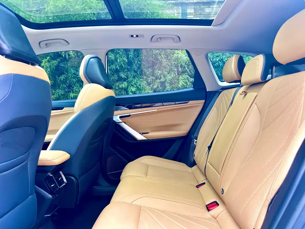 Geely Boyue L — миниатюра 11