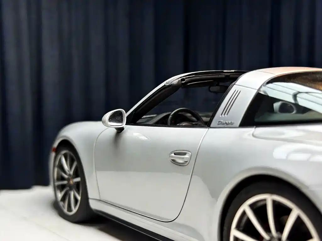 Porsche 911 — миниатюра 5