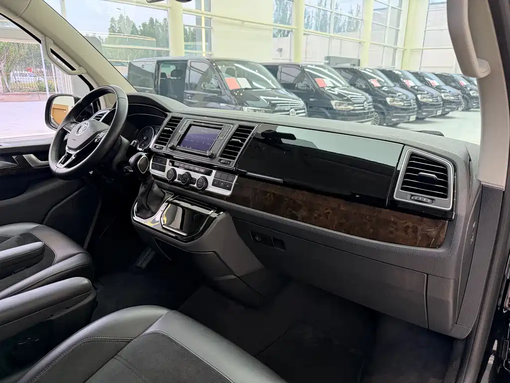 Volkswagen Multivan — миниатюра 15