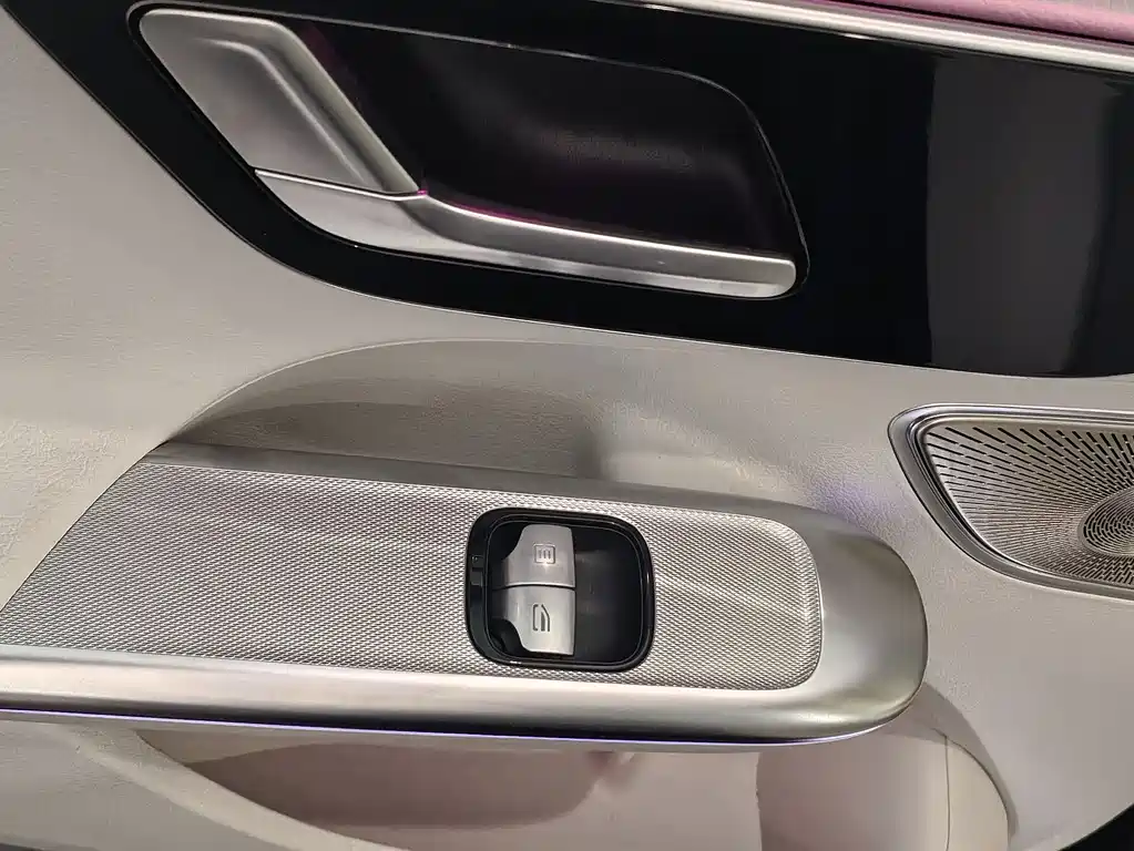 Mercedes-Benz EQE — миниатюра 10