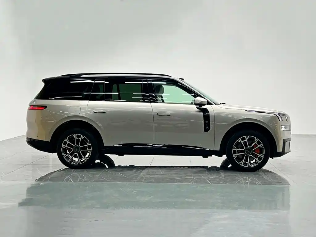 Lynk & Co 900 — миниатюра 7