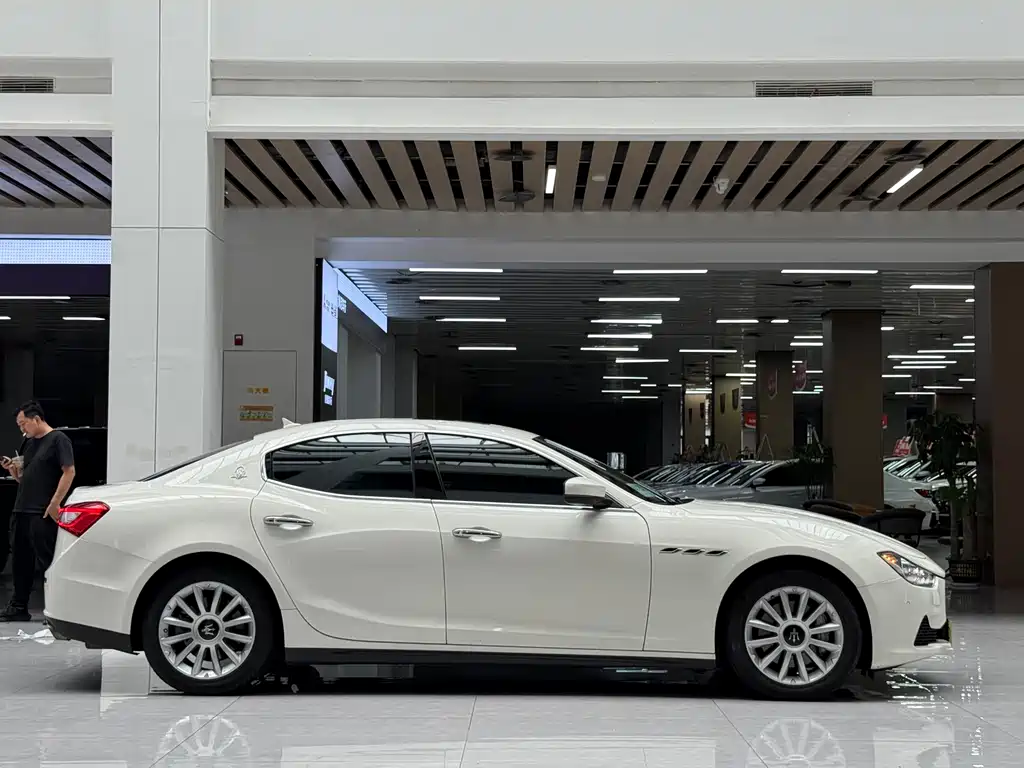 Maserati Ghibli — миниатюра 4