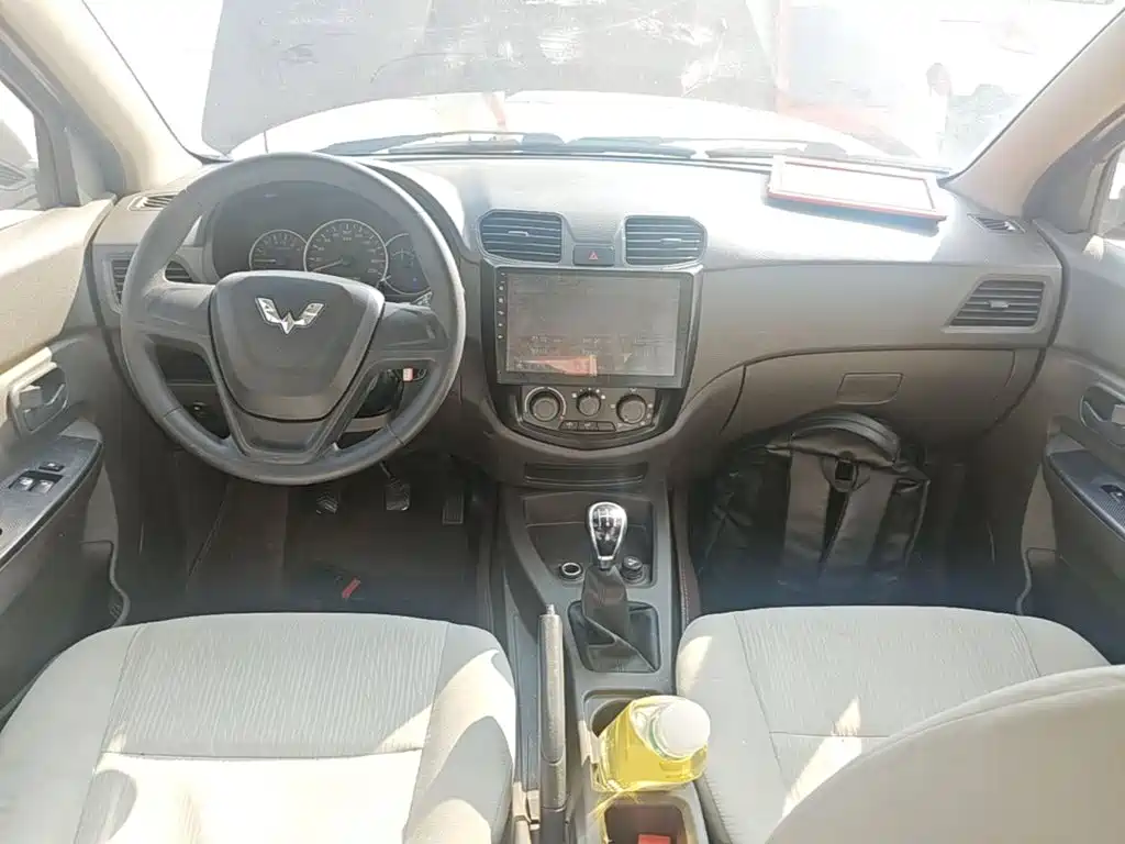 Wuling Hongguang — миниатюра 10