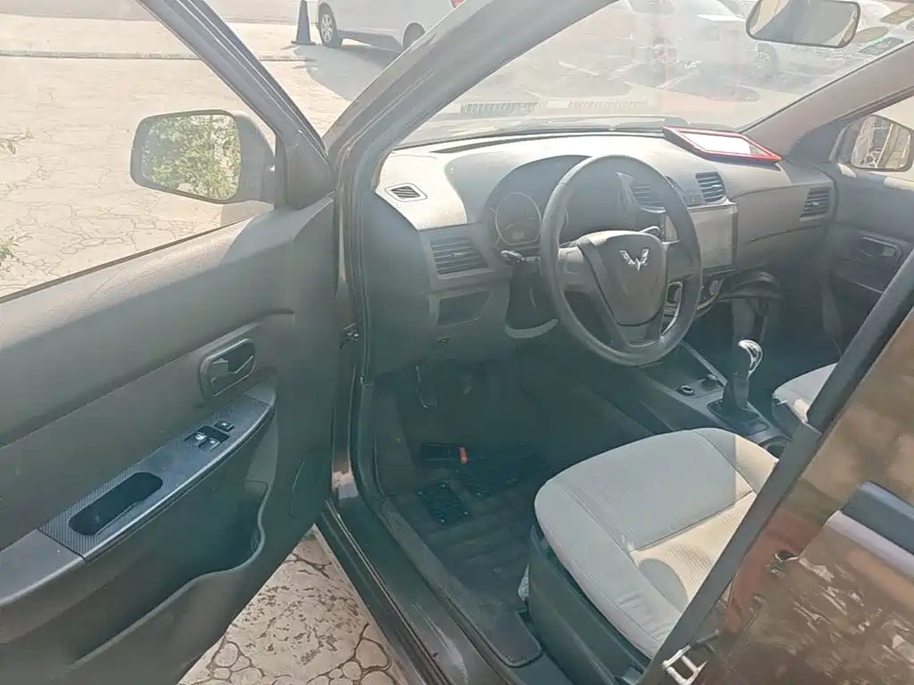 Wuling Hongguang — миниатюра 16