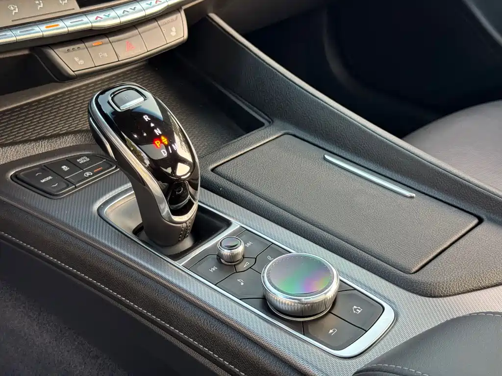 Cadillac CT5 — миниатюра 12