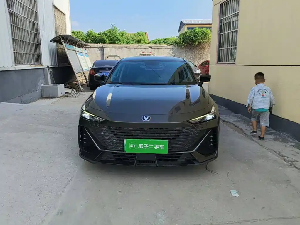 Changan UNI-V iDD — миниатюра 3