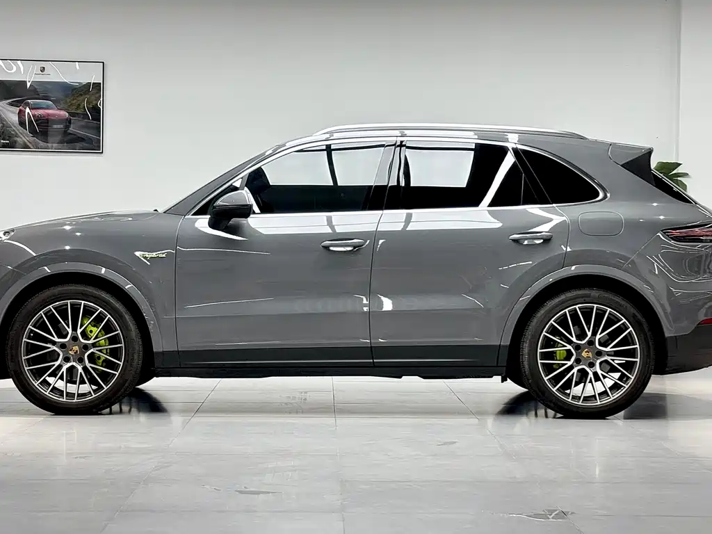 PORSCHE CAYENNE NEW ENERGY