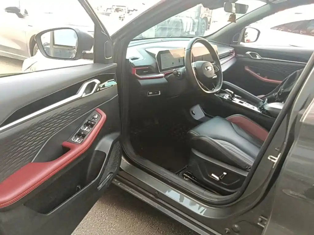 Geely Binyue — миниатюра 15