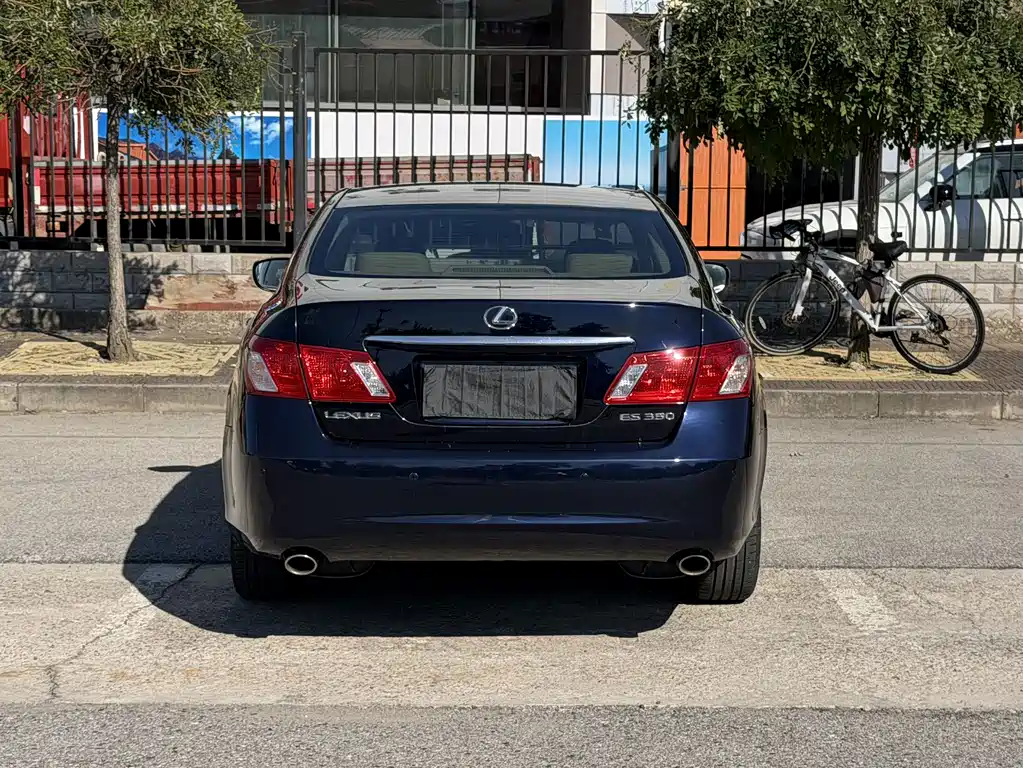 Lexus ES — миниатюра 5