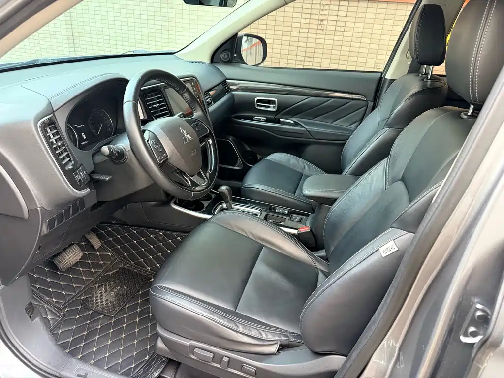 Mitsubishi Outlander — миниатюра 4