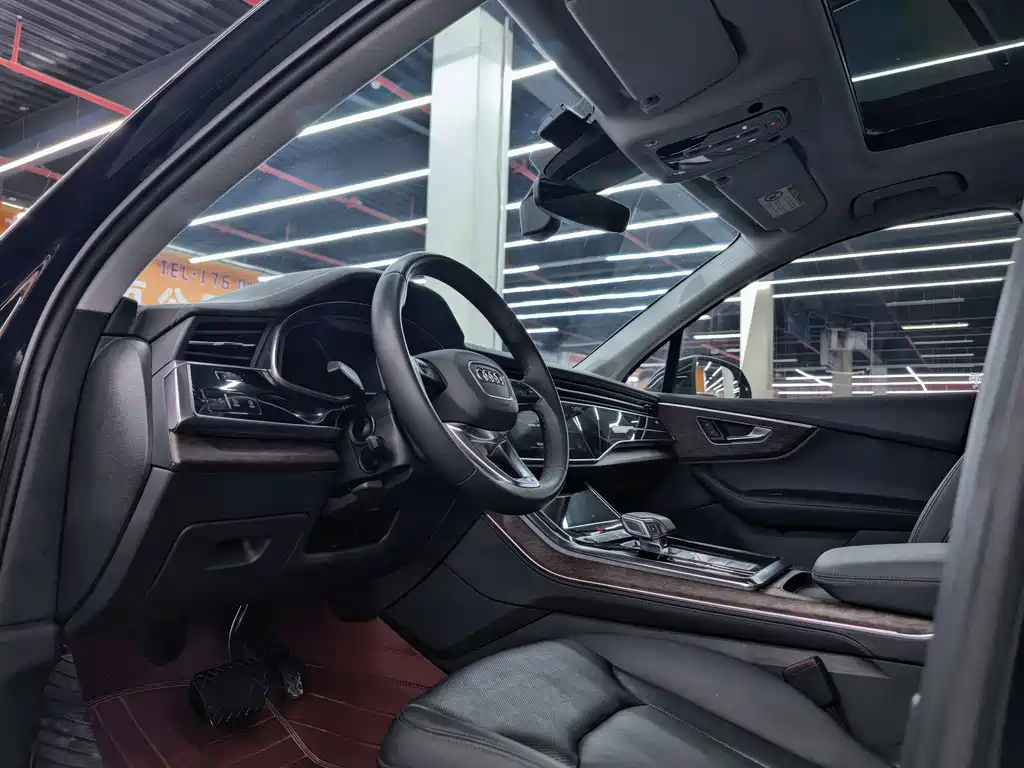 Audi Q7 — миниатюра 6