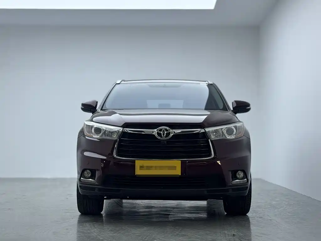 TOYOTA HIGHLANDER
