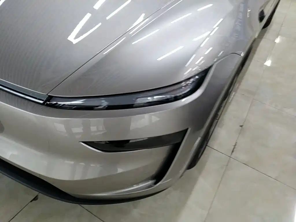 Tesla Model Y L — миниатюра 24