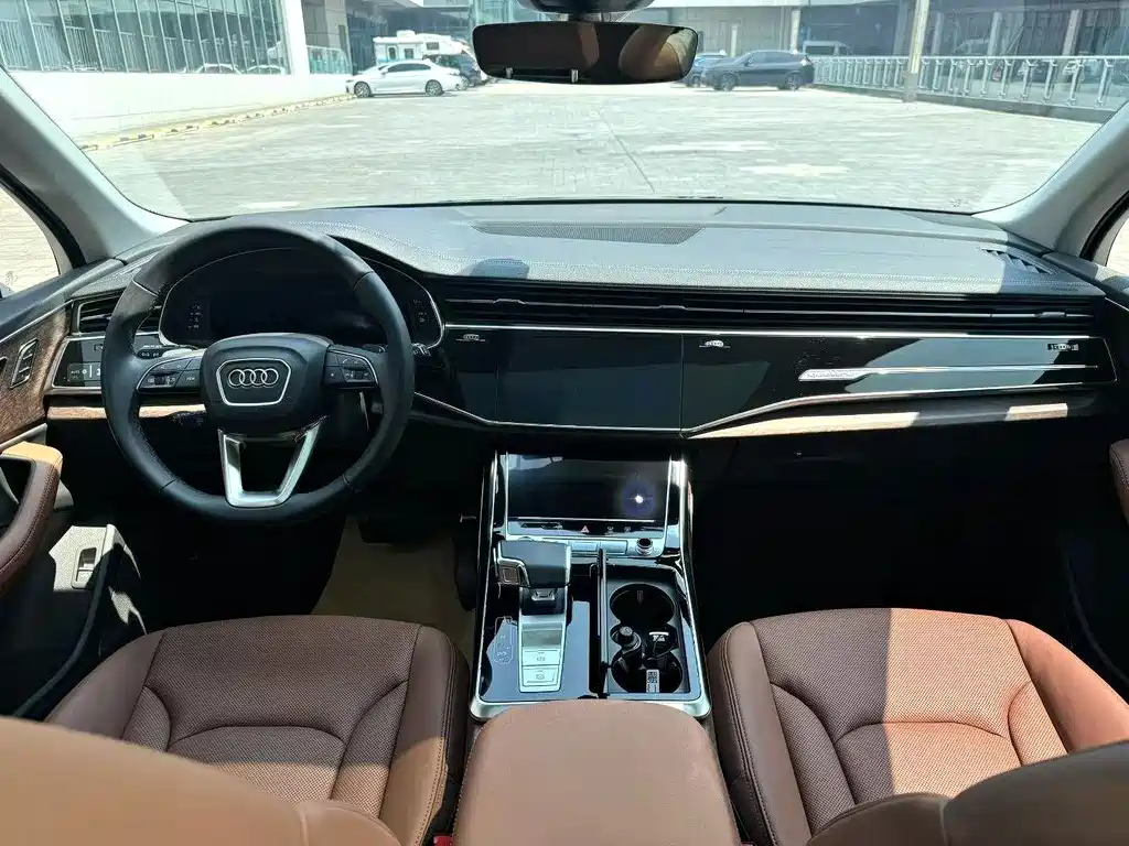 Audi Q7 — миниатюра 6