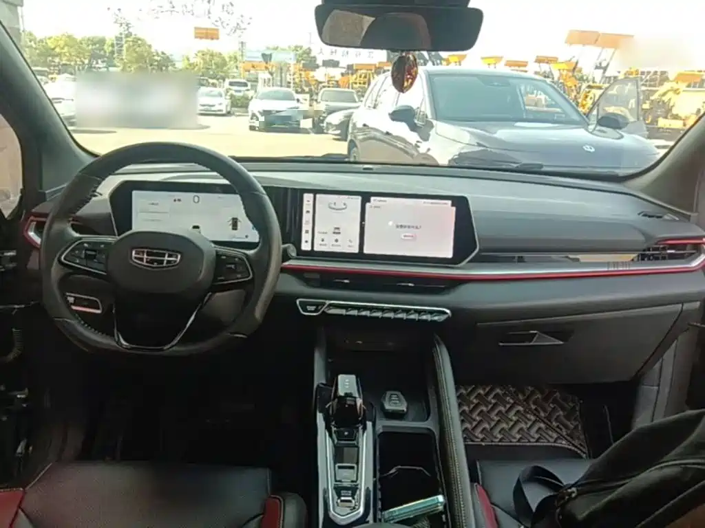 Geely Binyue — миниатюра 10