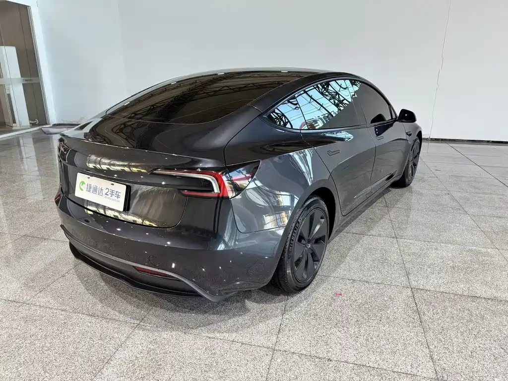 Tesla Model 3 — миниатюра 27