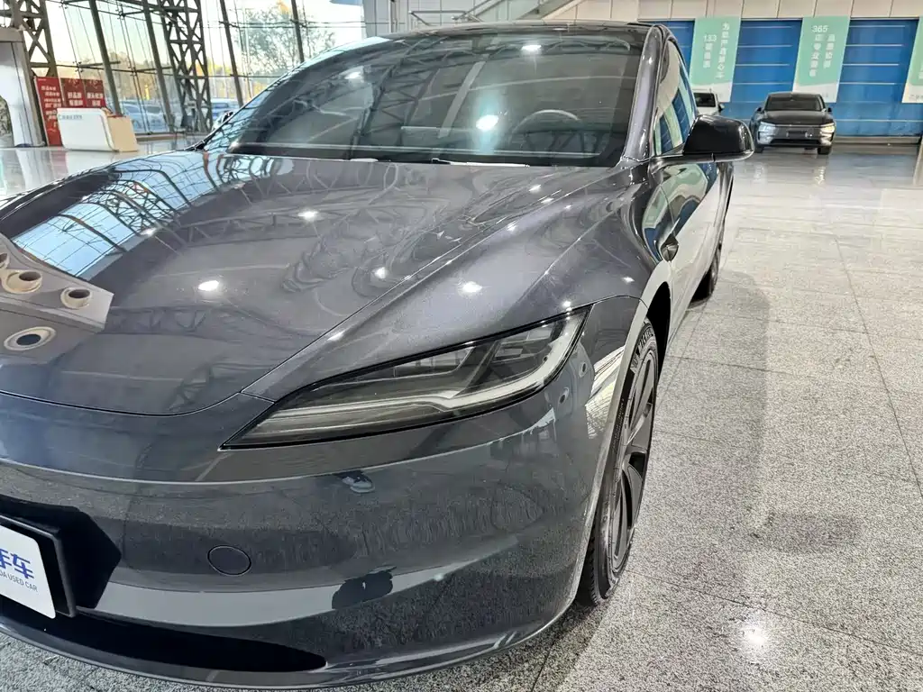 Tesla Model 3 — миниатюра 20