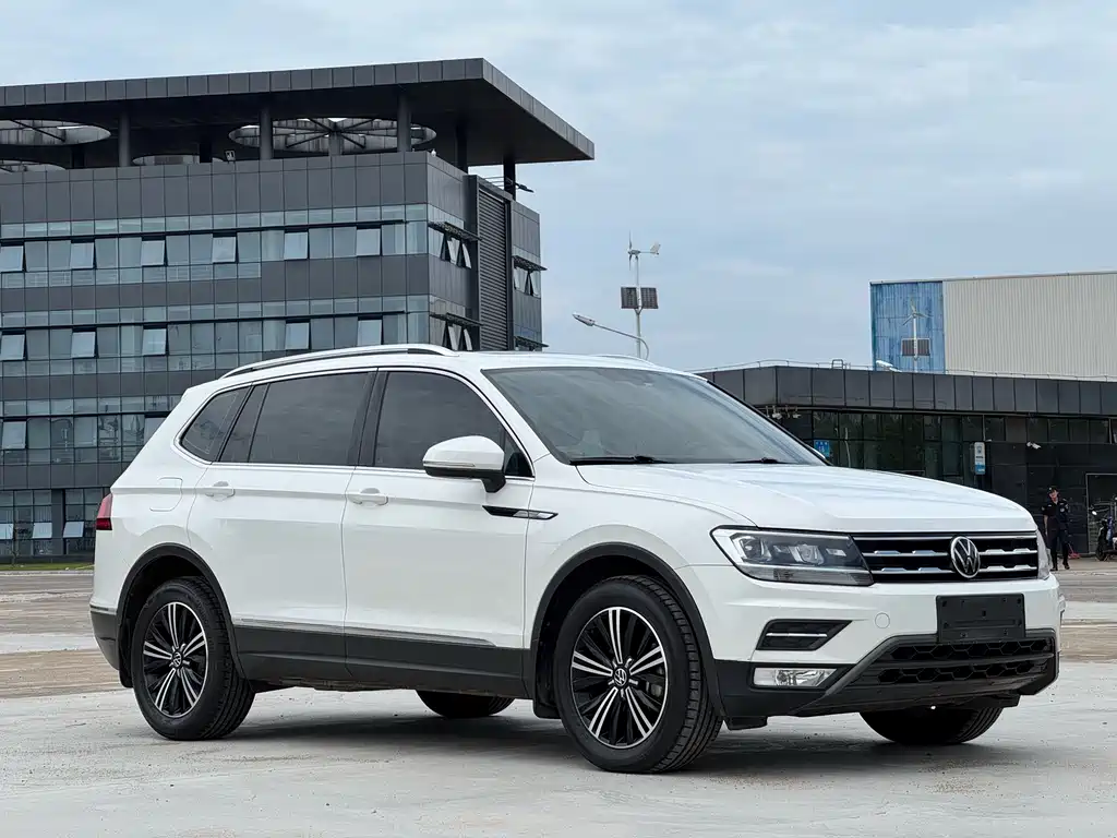 Volkswagen Tiguan L — миниатюра 3