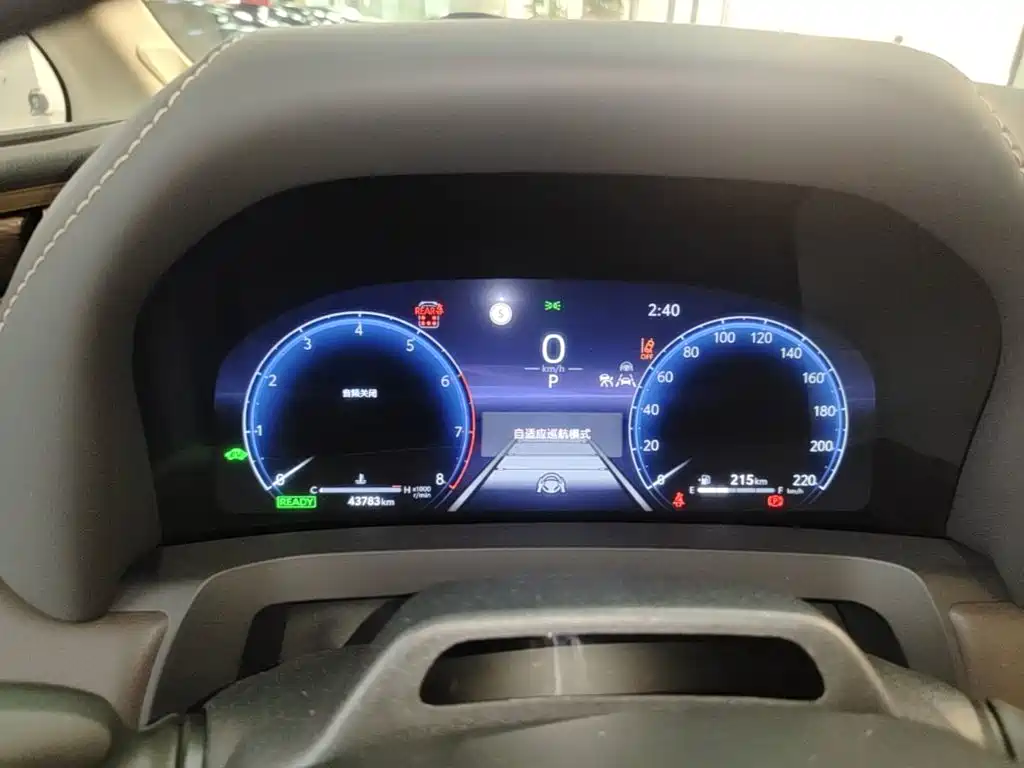 Toyota Alphard — миниатюра 12
