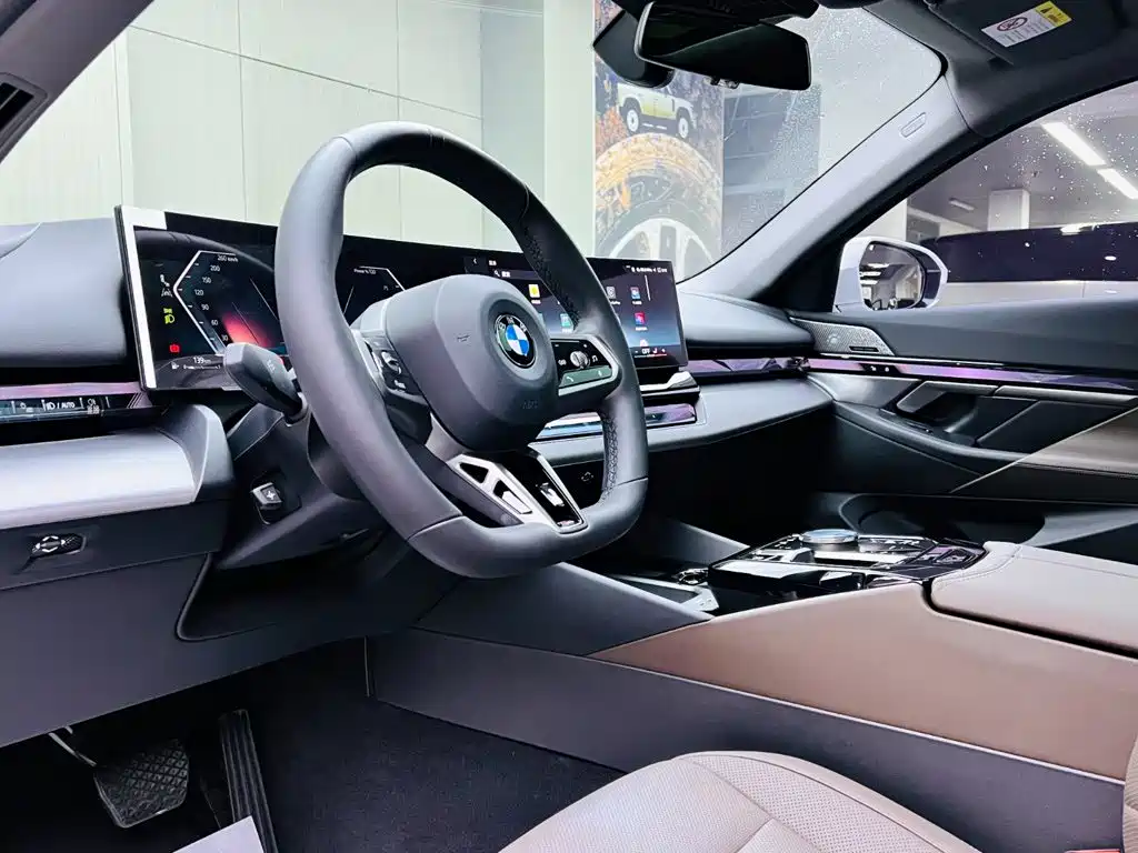 BMW 5 Series — миниатюра 8