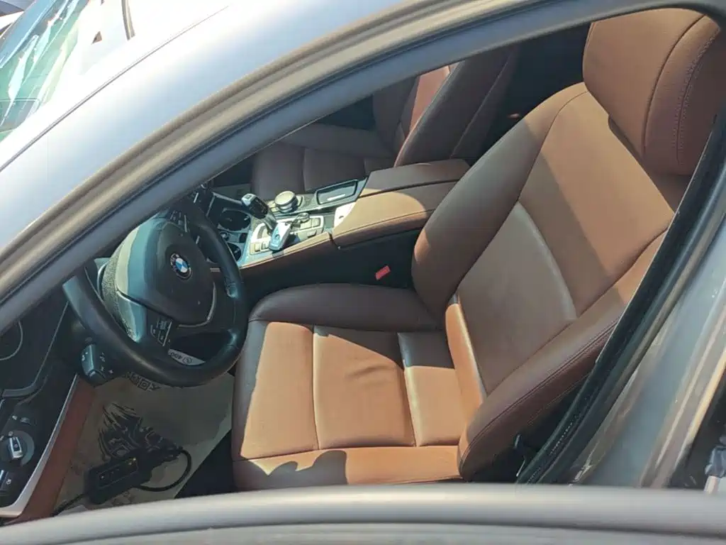 BMW 5 Series — миниатюра 15